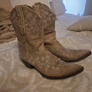 Floral Embroidered Heeled Boots